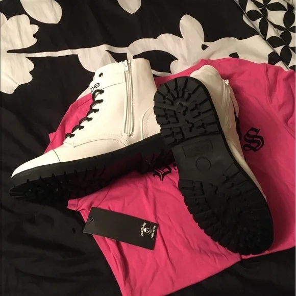 NEW BEBE COMBAT BOOTS - Picture 3 of 8